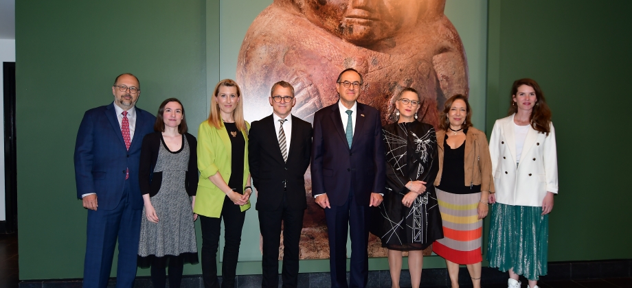 Exposición “El Mundo en tus Manos” del Museo de Oro se presenta en Montreal
